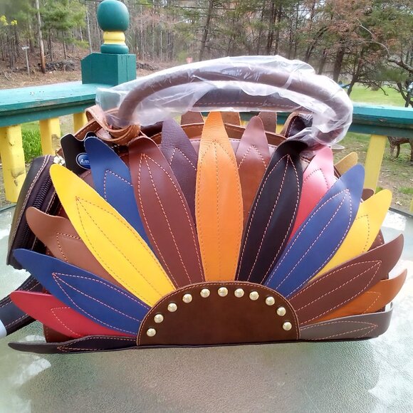 NWT Amerileather Fan Leaves Shoulder Bag Crossbody Leather Great Fall Colors - Picture 1 of 13